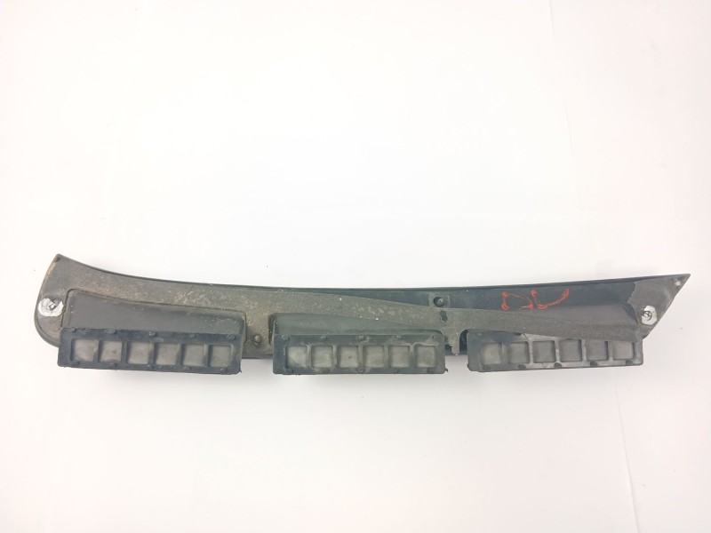 Recambio de moldura para seat 131 (131a) 2.4 diesel referencia OEM IAM   