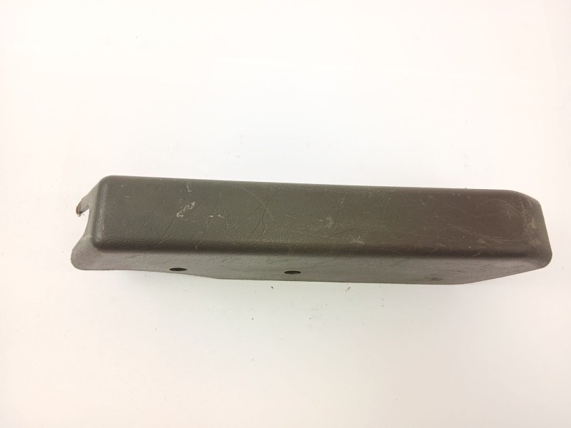 Recambio de moldura para seat 131 (131a) 2.4 diesel referencia OEM IAM   
