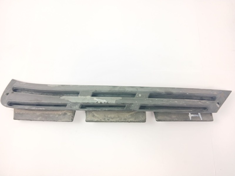 Recambio de moldura para seat 131 (131a) 2.4 diesel referencia OEM IAM   