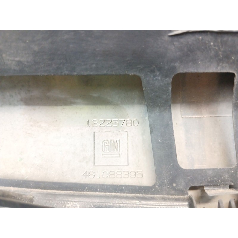 Recambio de rejilla delantera para opel astra h station wagon (a04) 1.9 cdti (l35) referencia OEM IAM 13225780  