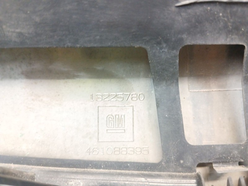 Recambio de rejilla delantera para opel astra h station wagon (a04) 1.9 cdti (l35) referencia OEM IAM 13225780  