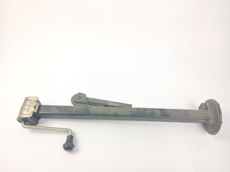 Recambio de gato para seat 131 (131a) 2.4 diesel referencia OEM IAM   