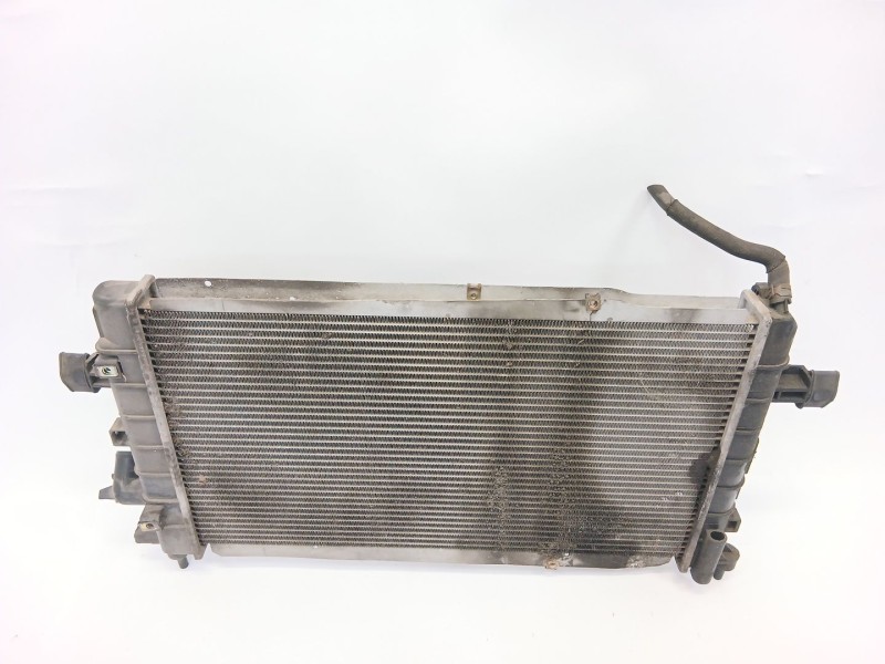 Recambio de radiador agua para opel astra h station wagon (a04) 1.9 cdti (l35) referencia OEM IAM 37002364  
