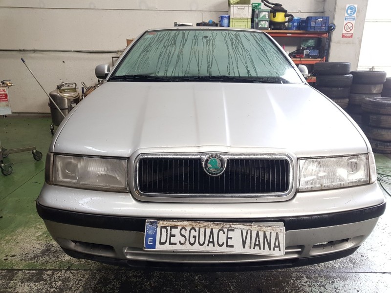 skoda octavia berlina (1u2) del año 1999