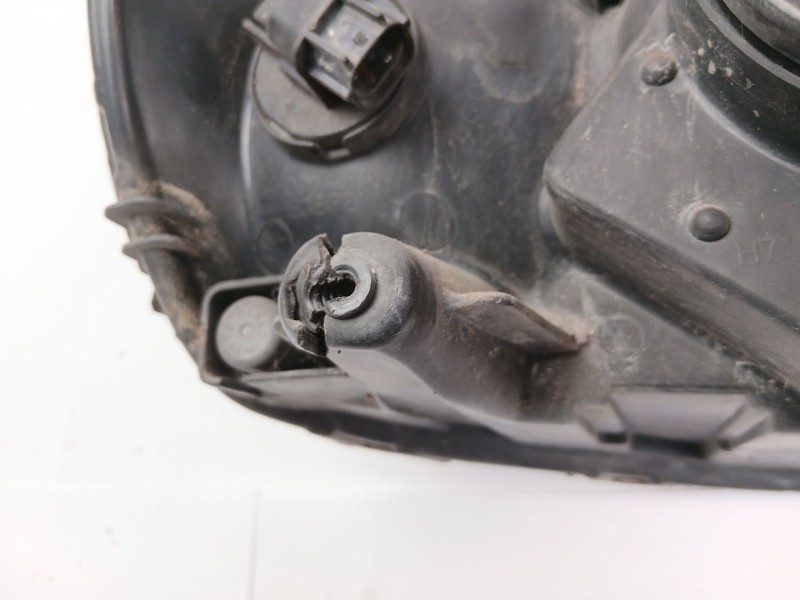 Recambio de faro izquierdo para hyundai coupe ii (gk) 1.6 16v referencia OEM IAM 921012CXXX  