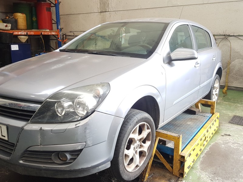 opel astra h (a04) del año 2004