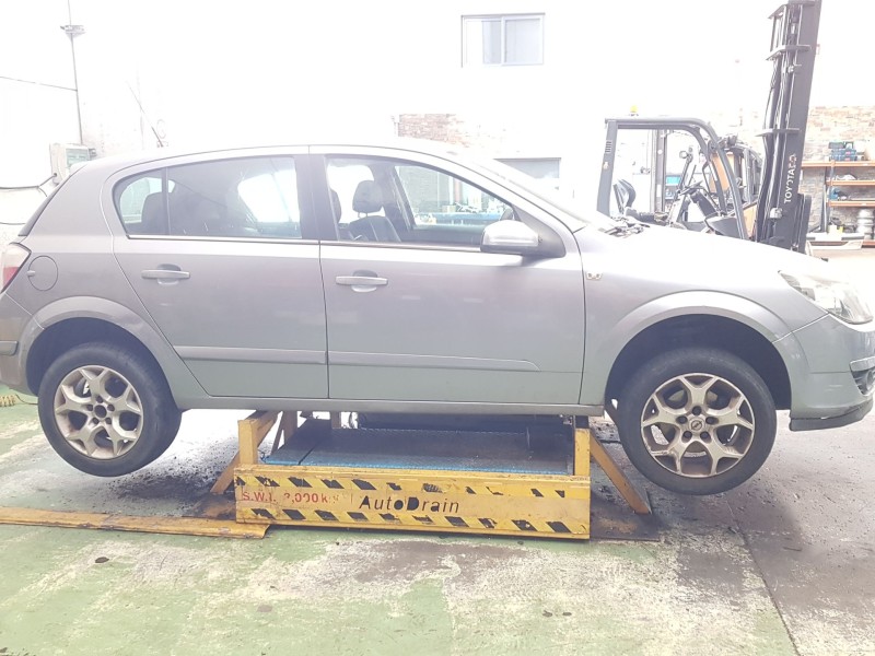 opel astra h (a04) del año 2004