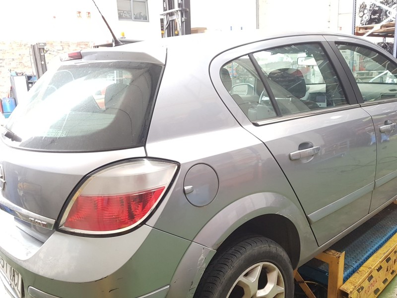 opel astra h (a04) del año 2004