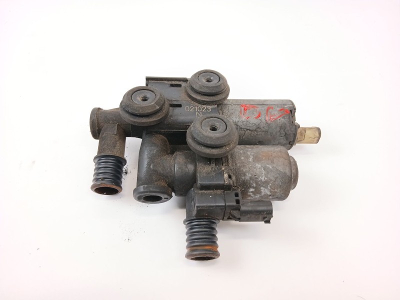 Recambio de valvula intercambio de calefaccion para bmw 3 compact (e46) 320 td referencia OEM IAM 64118369807  