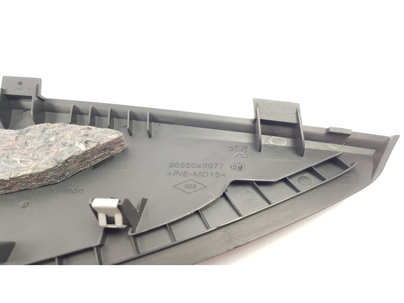 Recambio de moldura para peugeot 3008 1.6 hdi fap referencia OEM IAM 9685049977 823126 
