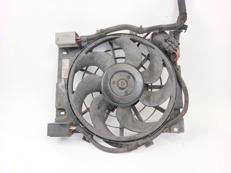 Recambio de electroventilador para opel astra h gtc (a04) 1.9 cdti (l08) referencia OEM IAM 13132559  