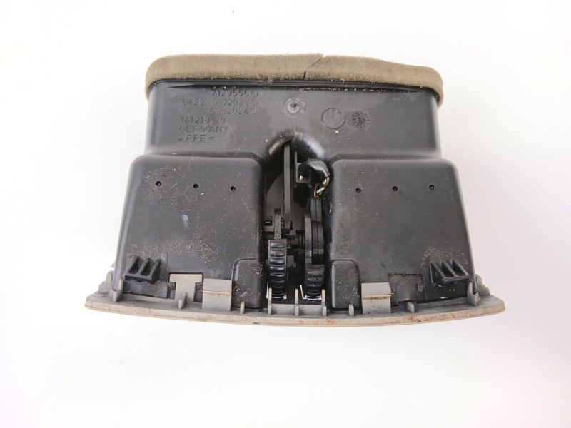 Recambio de rejilla del aire trasera para bmw 3 (e90) 320 d referencia OEM IAM 7129556  