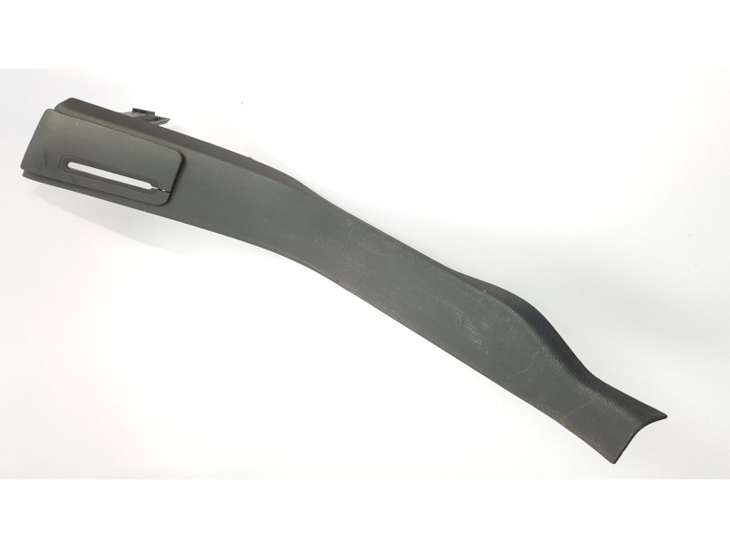 Recambio de molduras traseras para peugeot 3008 1.6 hdi fap referencia OEM IAM 9670438577 9016 RD 