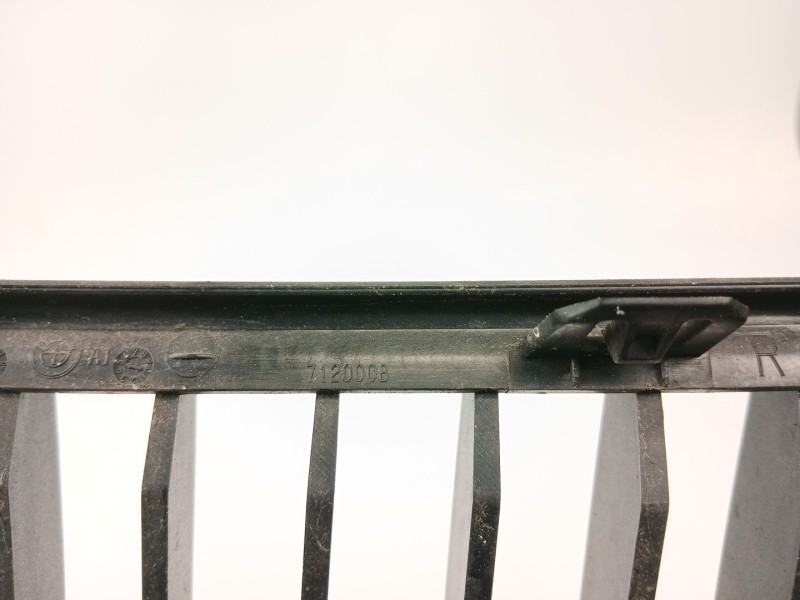 Recambio de rejilla paragolpes derecha para bmw 3 (e90) 320 d referencia OEM IAM 7120008  