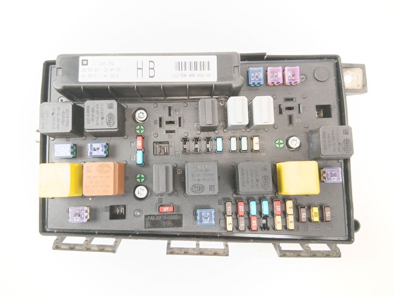 Recambio de caja reles / fusibles para opel astra h gtc (a04) 1.9 cdti (l08) referencia OEM IAM 13206754  