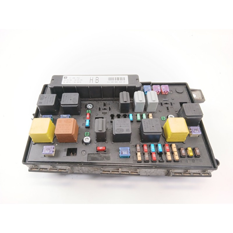 Recambio de caja reles / fusibles para opel astra h gtc (a04) 1.9 cdti (l08) referencia OEM IAM 13206754  