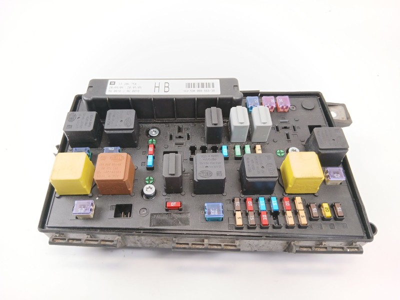 Recambio de caja reles / fusibles para opel astra h gtc (a04) 1.9 cdti (l08) referencia OEM IAM 13206754  