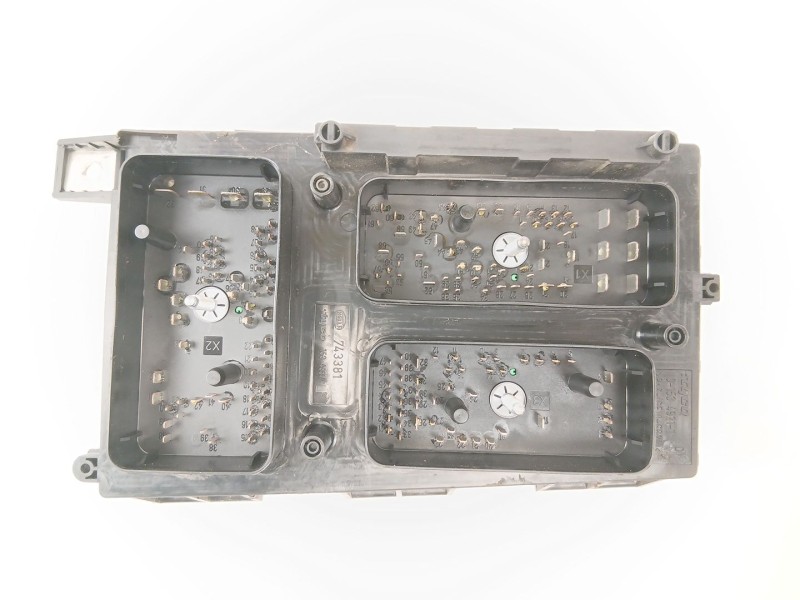 Recambio de caja reles / fusibles para opel astra h gtc (a04) 1.9 cdti (l08) referencia OEM IAM 13206754  