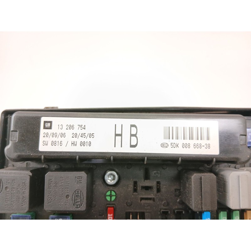 Recambio de caja reles / fusibles para opel astra h gtc (a04) 1.9 cdti (l08) referencia OEM IAM 13206754  