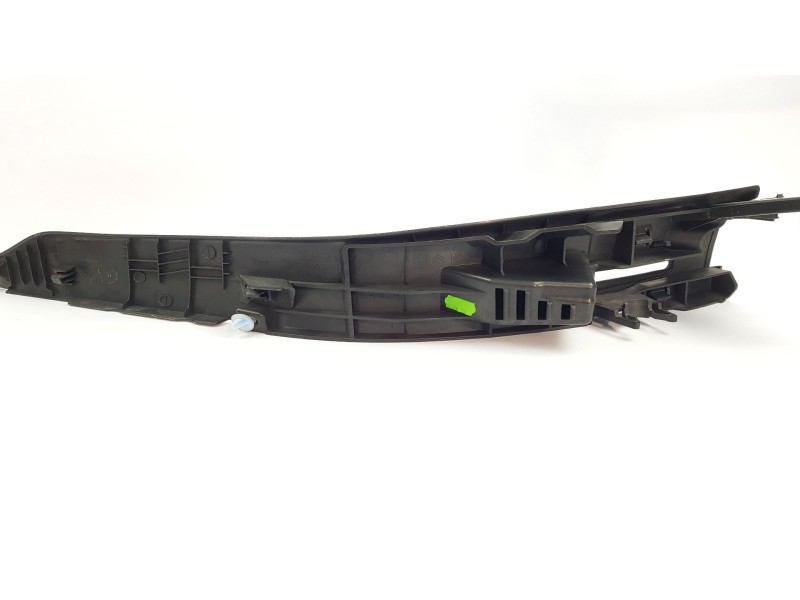 Recambio de molduras traseras para peugeot 3008 1.6 hdi fap referencia OEM IAM 9670438577 9016 RD 