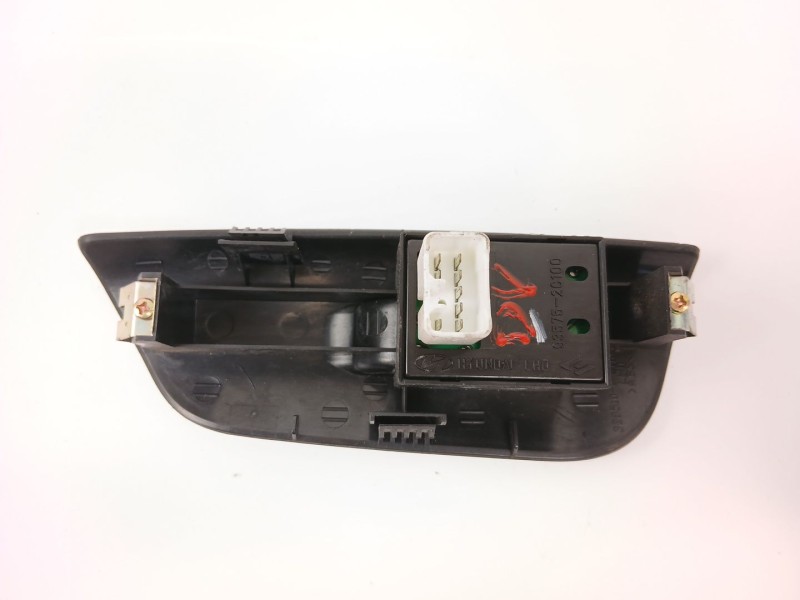 Recambio de mando elevalunas delantero derecho para hyundai coupe ii (gk) 1.6 16v referencia OEM IAM 935752C100  