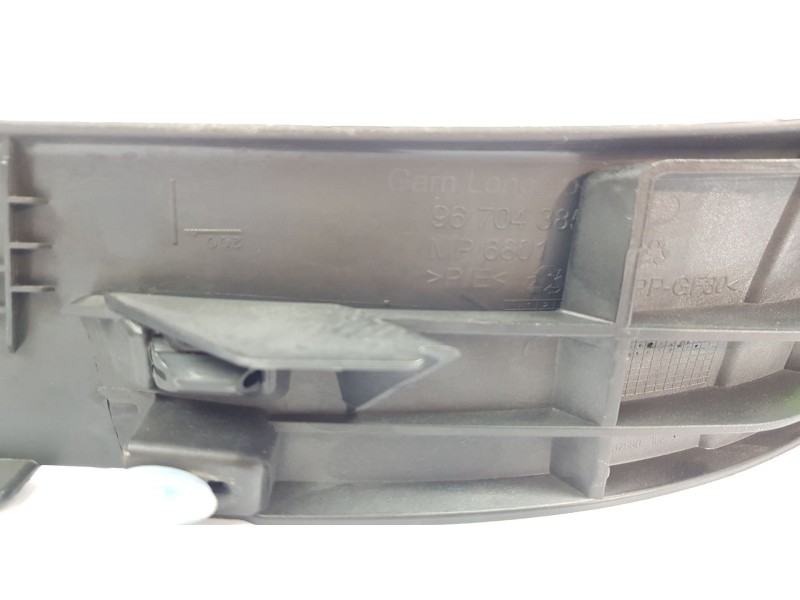 Recambio de molduras traseras para peugeot 3008 1.6 hdi fap referencia OEM IAM 9670438577 9016 RD 
