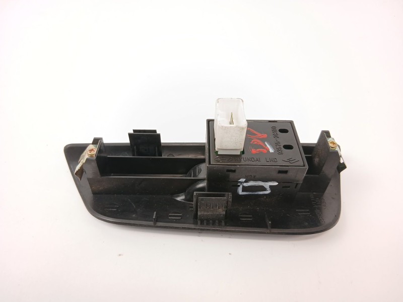 Recambio de mando elevalunas delantero derecho para hyundai coupe ii (gk) 1.6 16v referencia OEM IAM 935752C100  