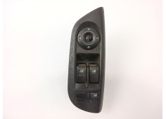 Recambio de mando elevalunas delantero izquierdo para hyundai coupe ii (gk) 1.6 16v referencia OEM IAM 935702C500  