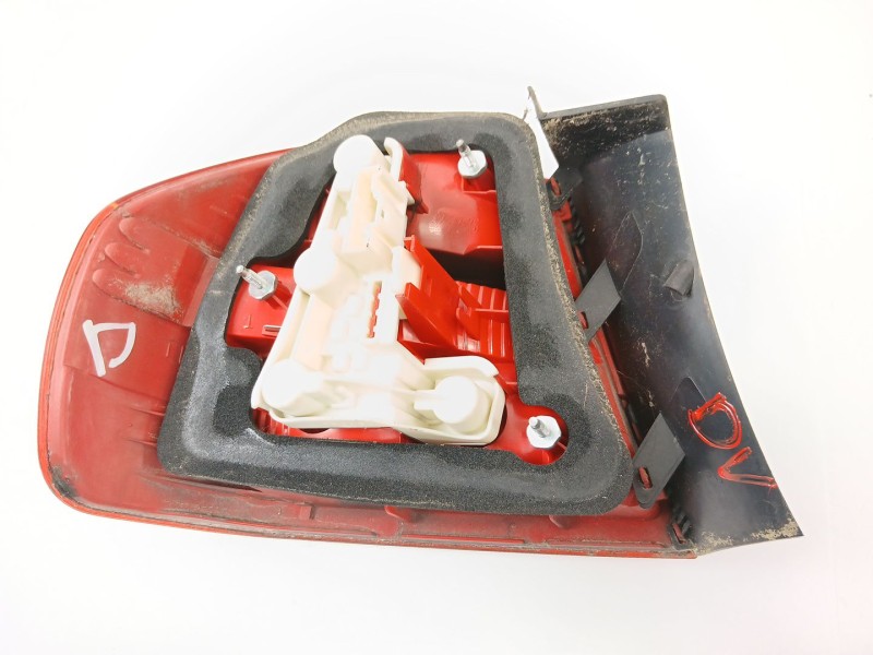 Recambio de piloto trasero derecho para bmw 3 (e90) 320 d referencia OEM IAM 6937458  