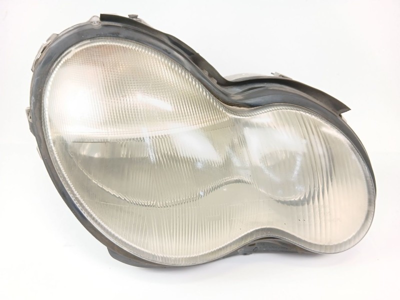 Recambio de faro derecho para mercedes-benz clase c (w203) c 220 cdi (203.006) referencia OEM IAM 0301166202  