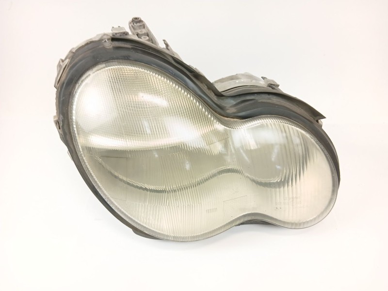 Recambio de faro derecho para mercedes-benz clase c (w203) c 220 cdi (203.006) referencia OEM IAM 0301166202  