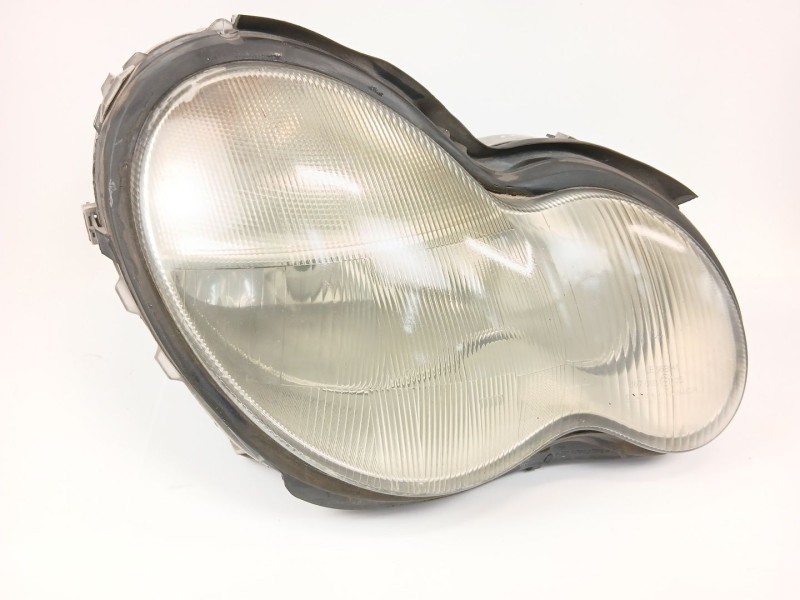 Recambio de faro derecho para mercedes-benz clase c (w203) c 220 cdi (203.006) referencia OEM IAM 0301166202  