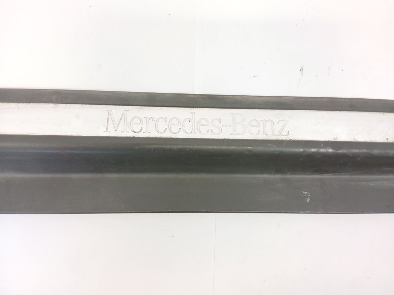 Recambio de moldura para mercedes-benz clase c (w203) c 220 cdi (203.006) referencia OEM IAM 2036800735  