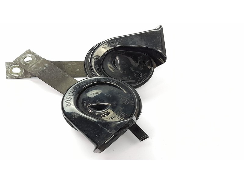 Recambio de claxon para nissan primera berlina (p12) hatchback 1.9 dci referencia OEM IAM E9703881157  