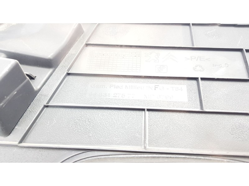 Recambio de moldura para peugeot 3008 1.6 hdi fap referencia OEM IAM 9683127577 9016 QF 