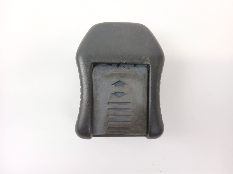Recambio de enganche cinturon seguridad delantero para ford sierra ii (gbg, gb4) 2.0 i referencia OEM IAM   