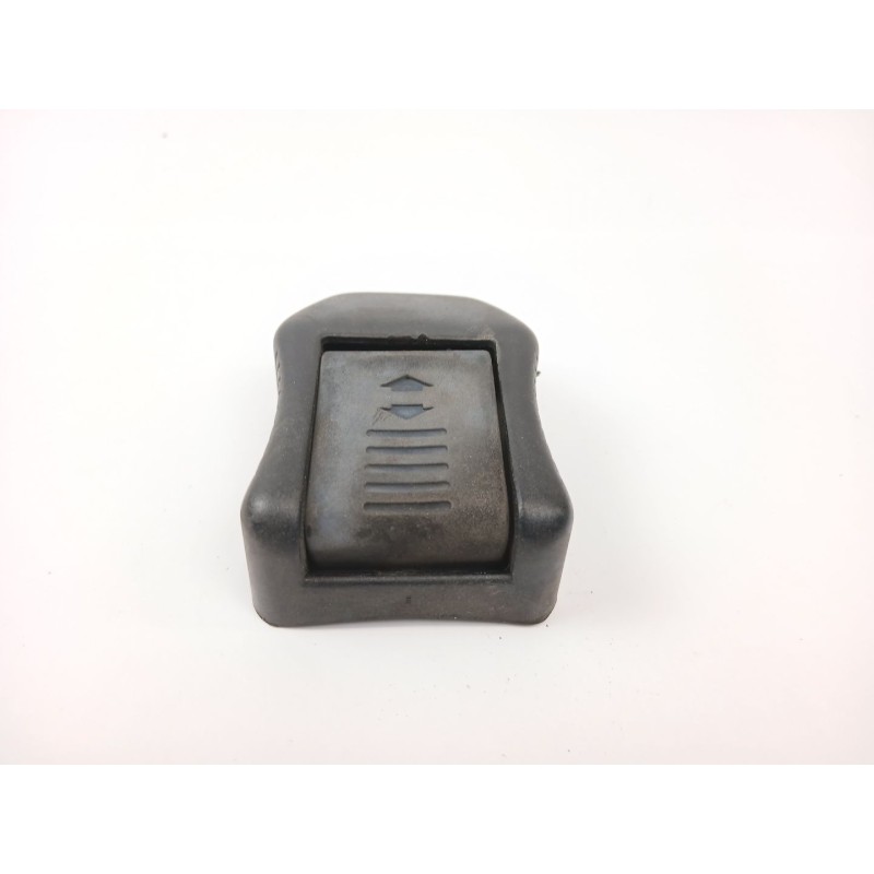 Recambio de enganche cinturon seguridad delantero para ford sierra ii (gbg, gb4) 2.0 i referencia OEM IAM   