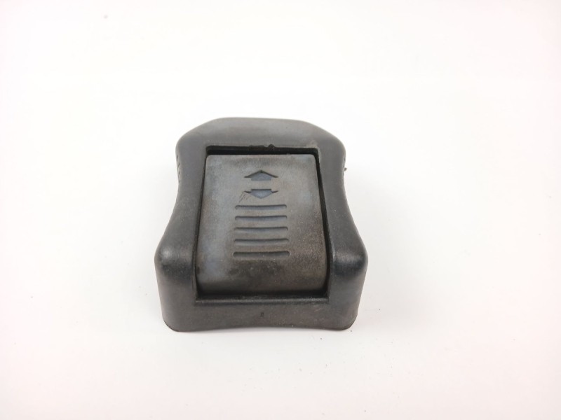 Recambio de enganche cinturon seguridad delantero para ford sierra ii (gbg, gb4) 2.0 i referencia OEM IAM   