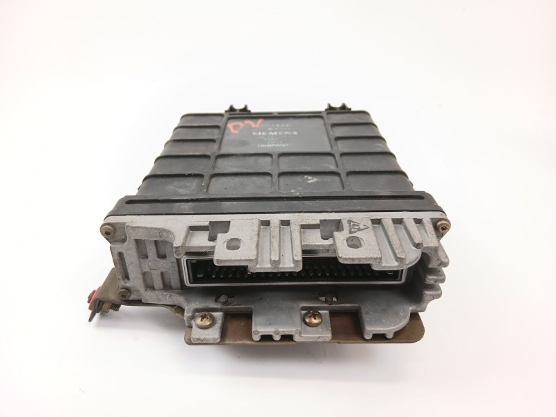 Recambio de centralita motor uce para volkswagen golf iii cabriolet (1e7) 2.0 referencia OEM IAM 037906024D  