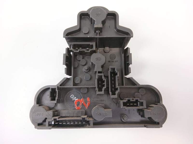 Recambio de portalamparas para volkswagen golf iii cabriolet (1e7) 2.0 referencia OEM IAM 1H6945257  