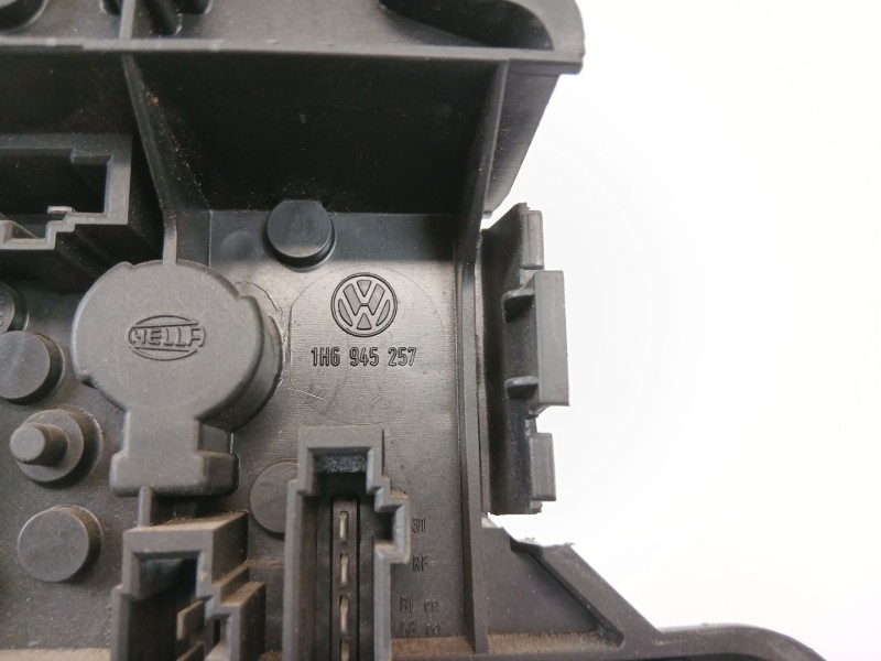 Recambio de portalamparas para volkswagen golf iii cabriolet (1e7) 2.0 referencia OEM IAM 1H6945257  