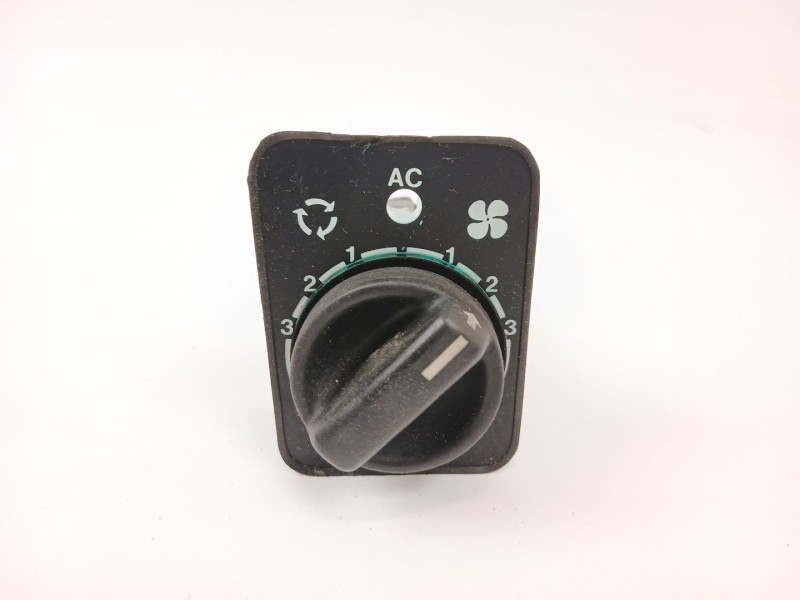 Recambio de mando climatizador para ford sierra ii (gbg, gb4) 2.0 i referencia OEM IAM   