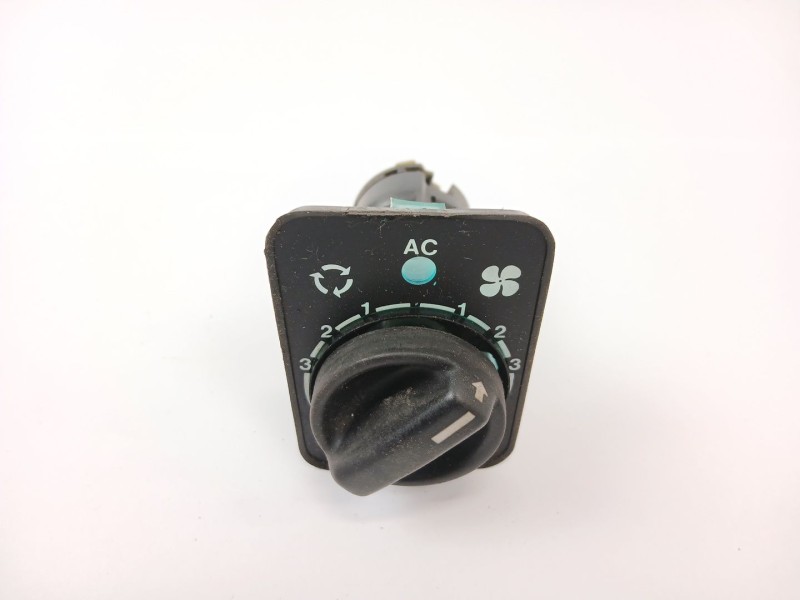 Recambio de mando climatizador para ford sierra ii (gbg, gb4) 2.0 i referencia OEM IAM   