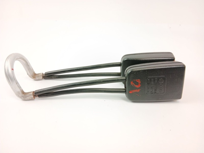 Recambio de enganche cinturon seguridad trasero central para volkswagen golf iii cabriolet (1e7) 2.0 referencia OEM IAM 1H085773