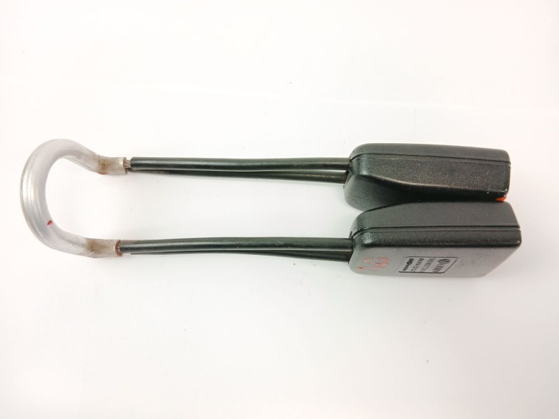 Recambio de enganche cinturon seguridad trasero central para volkswagen golf iii cabriolet (1e7) 2.0 referencia OEM IAM 1H085773