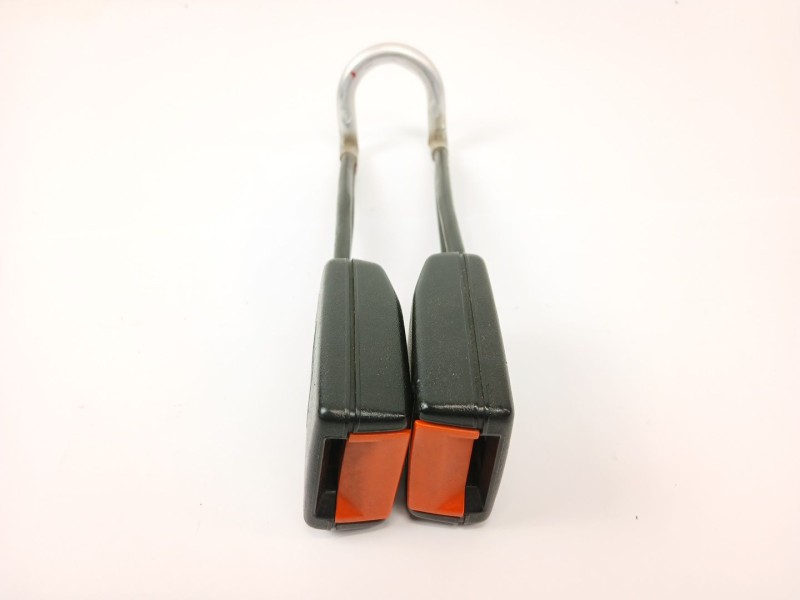 Recambio de enganche cinturon seguridad trasero central para volkswagen golf iii cabriolet (1e7) 2.0 referencia OEM IAM 1H085773