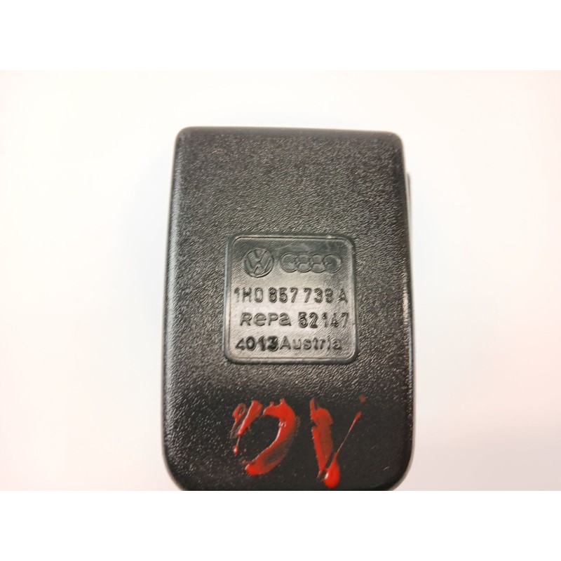 Recambio de enganche cinturon seguridad trasero central para volkswagen golf iii cabriolet (1e7) 2.0 referencia OEM IAM 1H085773