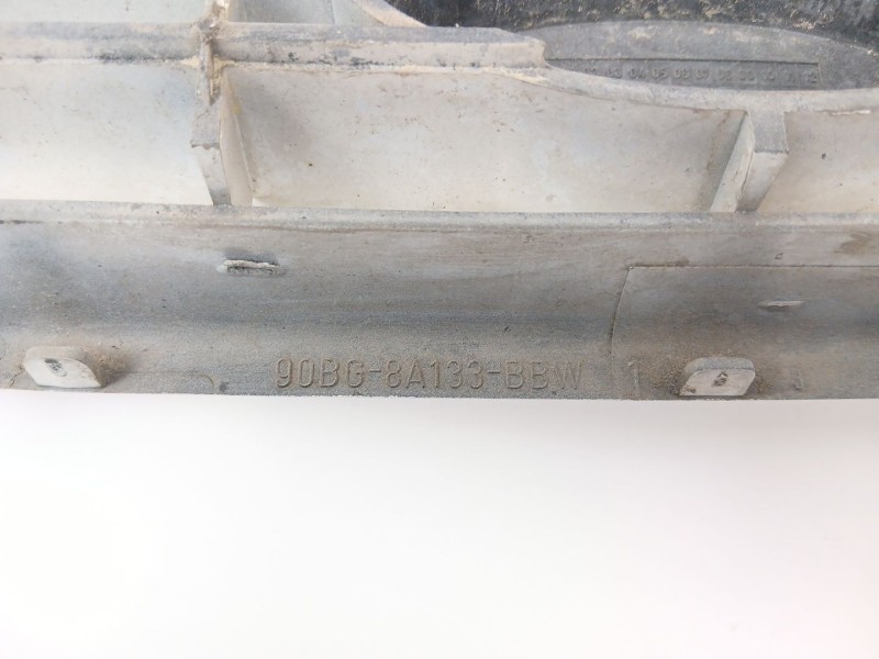 Recambio de rejilla delantera para ford sierra ii (gbg, gb4) 2.0 i referencia OEM IAM 90BG8A133BBW  