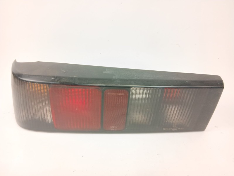 Recambio de piloto trasero izquierdo para ford sierra ii (gbg, gb4) 2.0 i referencia OEM IAM 90BG13A603  
