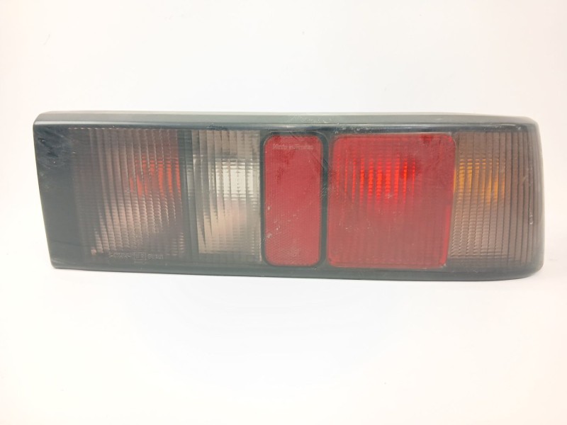 Recambio de piloto trasero derecho para ford sierra ii (gbg, gb4) 2.0 i referencia OEM IAM 90BG13A602  
